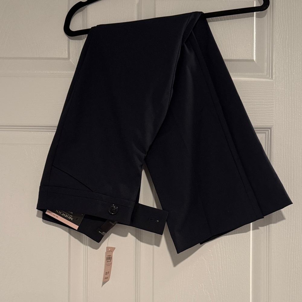 NWT Ann Taylor Modern Boot Leg Pants in Navy